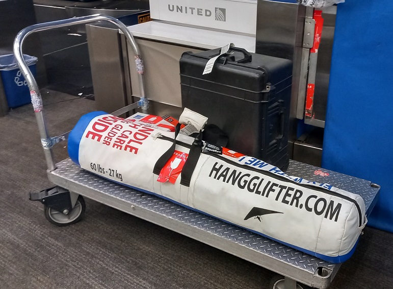 When your hang glider is like a normal baggage, flying with UNITED Airline